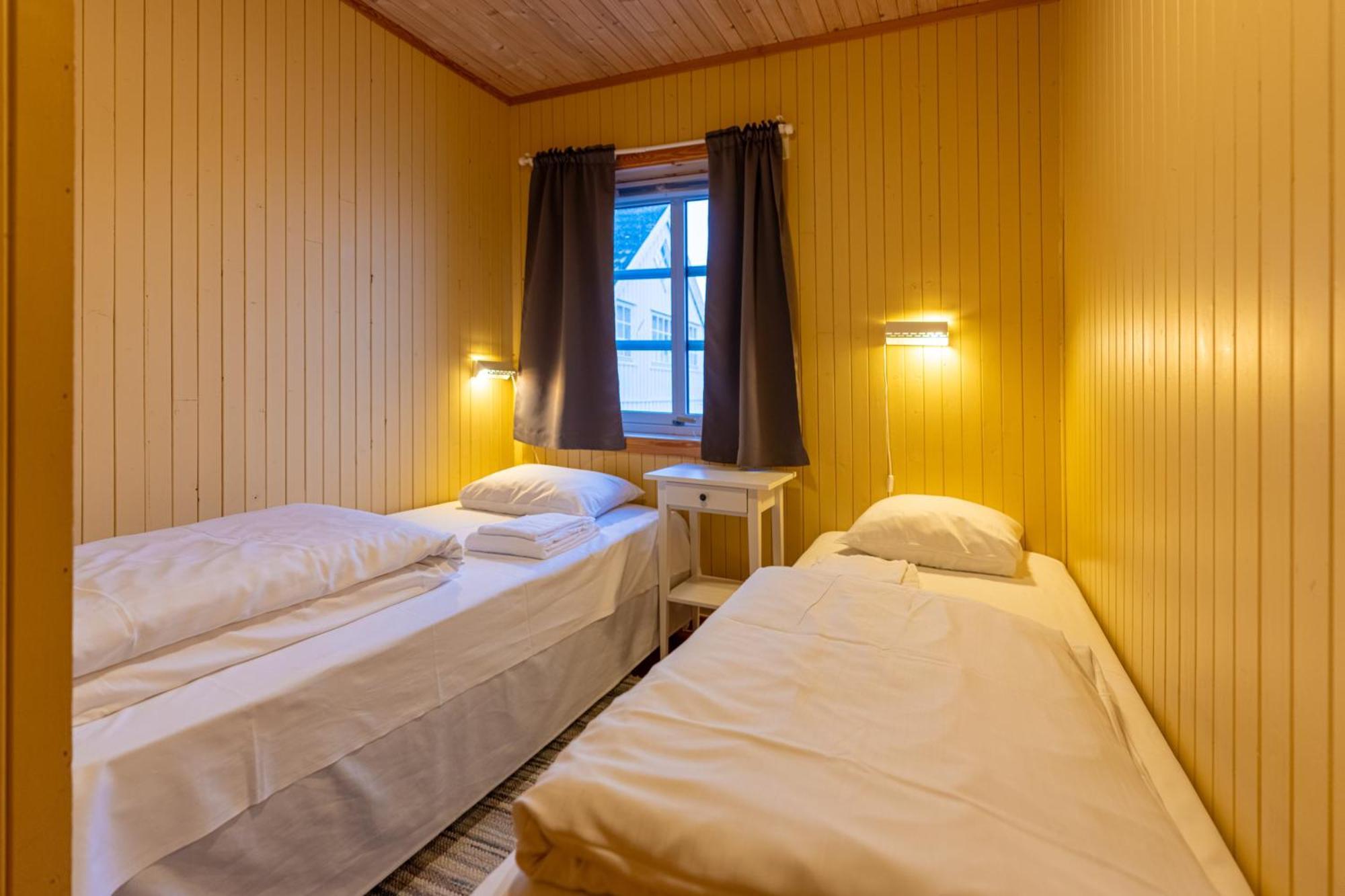 Hotel Henningsvaer Rorbuer Exterior foto