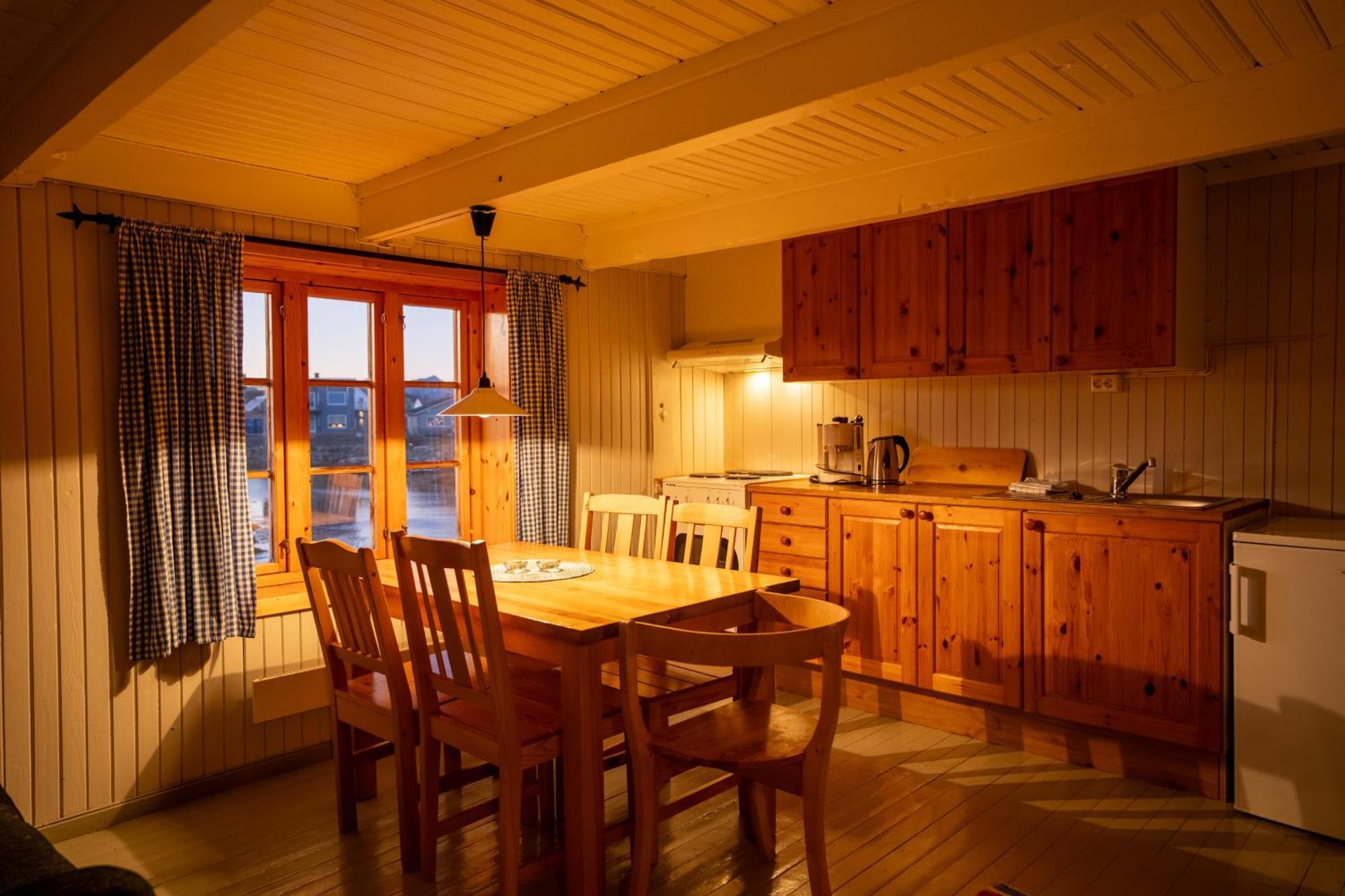 Hotel Henningsvaer Rorbuer Exterior foto